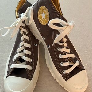 Converse Chuck Taylor Platform Sneakers Brown